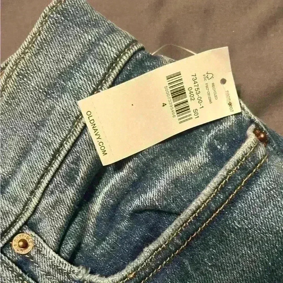 Old Navy Mid-Raise Boyfriend Jeans NWT - Picture 5 of 6